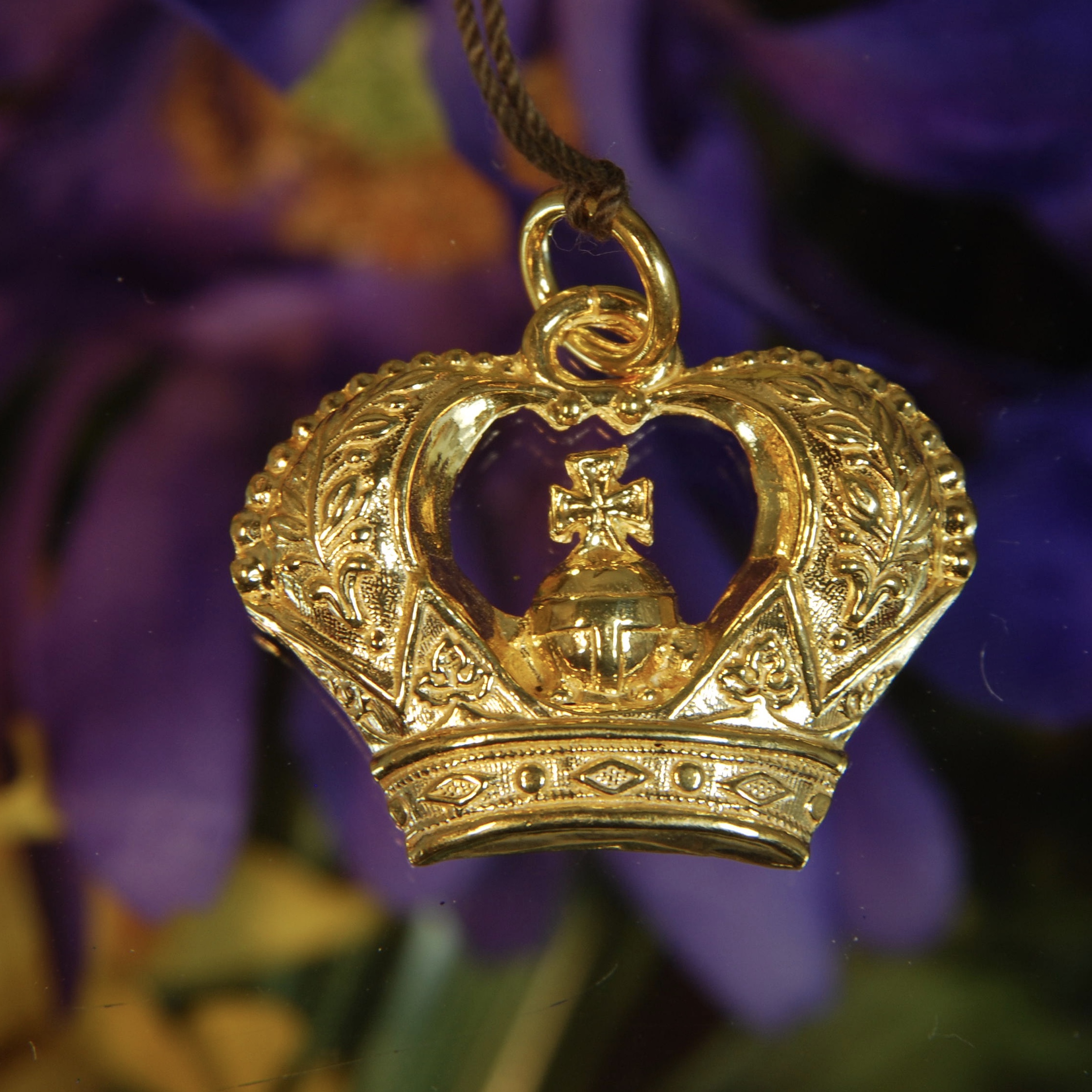 Sterling silver discount crown pendant